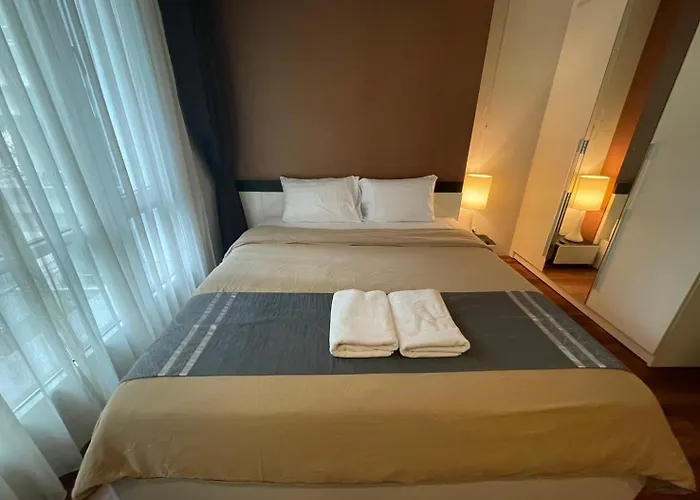 1 Bedroom In Sukhumvit Cbd 5 Min To Bts Phromphong *