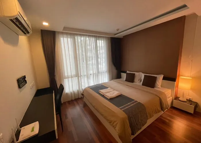 1 Bedroom In Sukhumvit Cbd 5 Min To Bts Phromphong